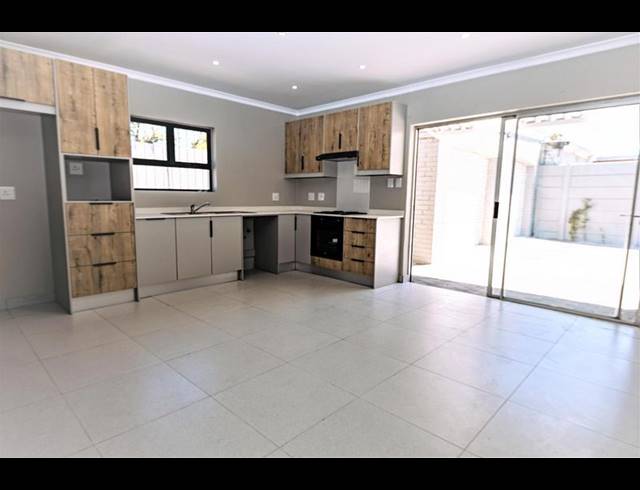 3 BEDROOM TOWNHOUSE FOR SALE IN LOTUS RIVER